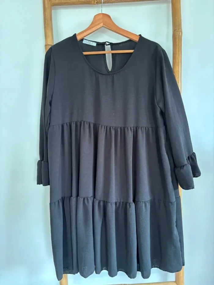 Robe noire ample taille M Uni Paris - photo numéro 4
