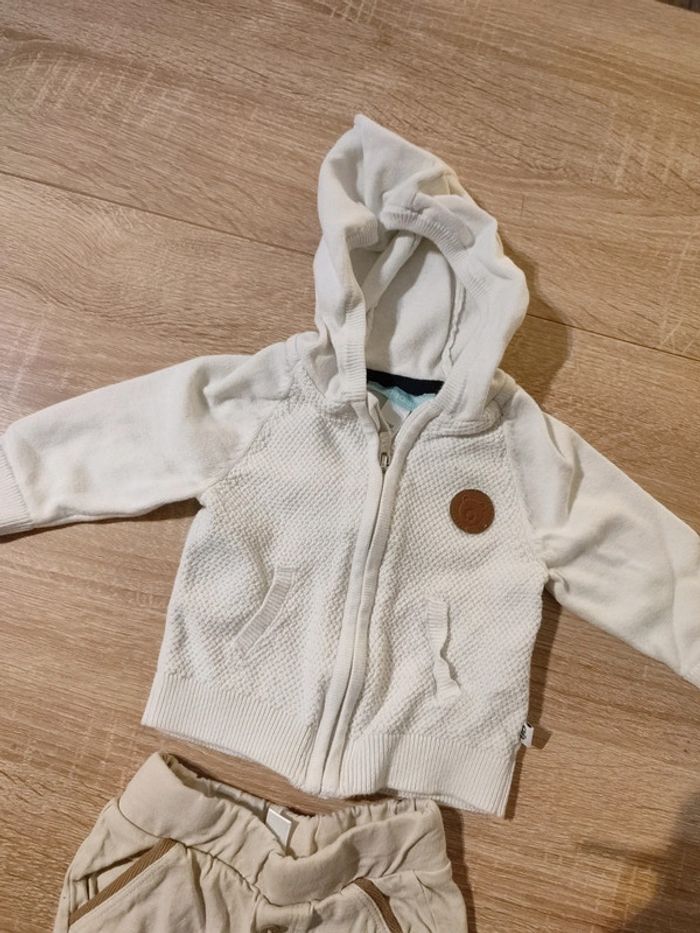 Ensemble neuf 3 mois - photo numéro 2