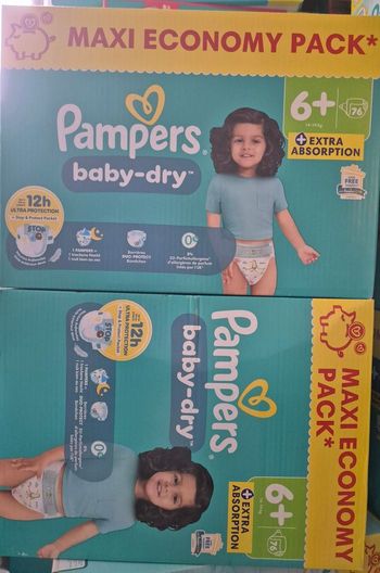 2 cartons de couches pampers taille 6+