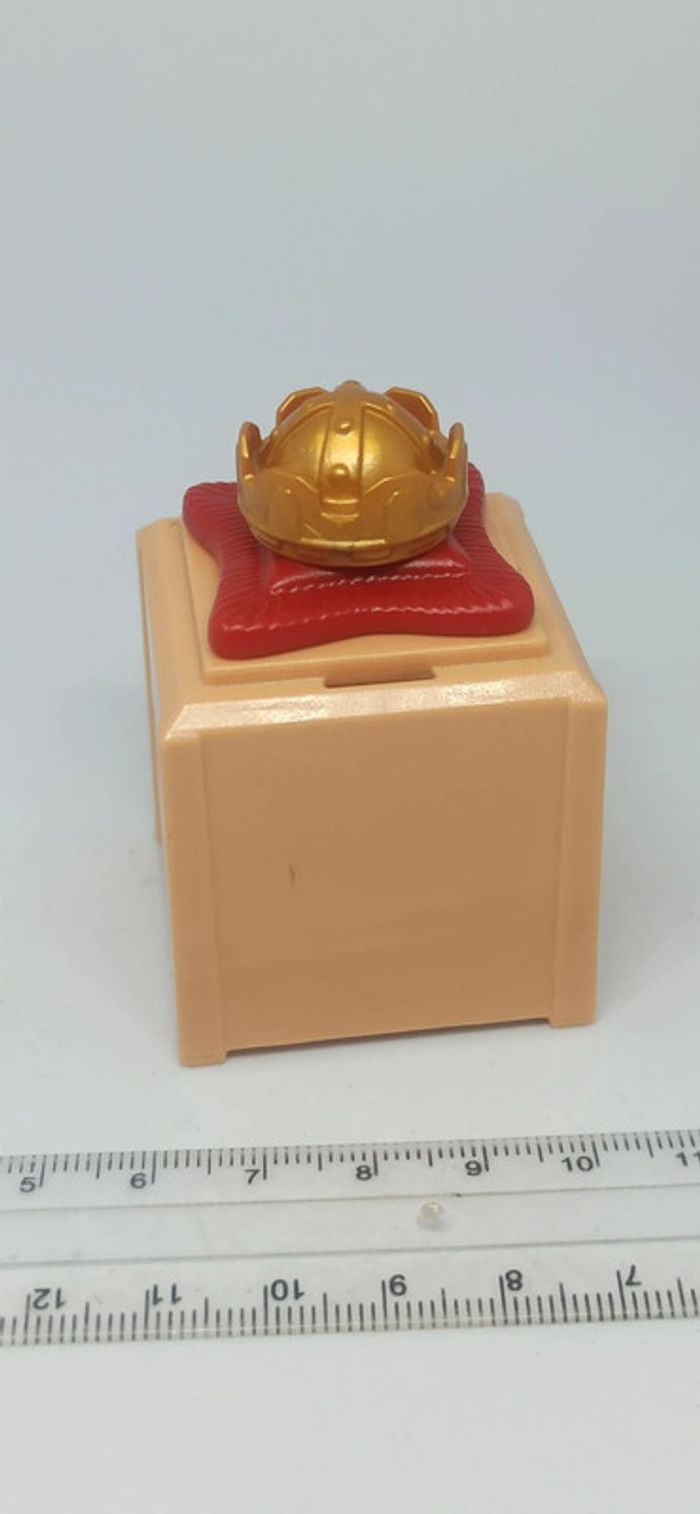 Couronne royale en exposition sur socle playmobil - photo numéro 4