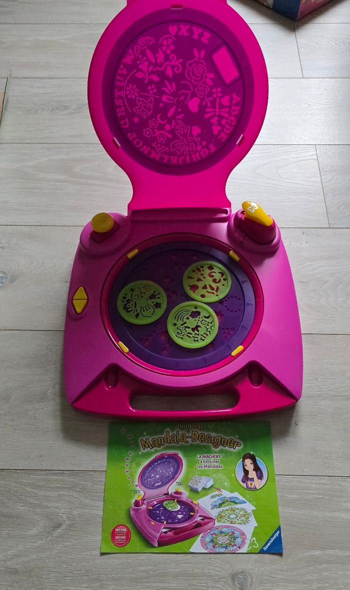 Lot mandala désigner machine + hello kutty + romantic ne bon etat - photo numéro 2