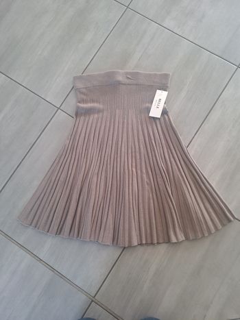Jupe en laine beige neuve avec étiquette 
