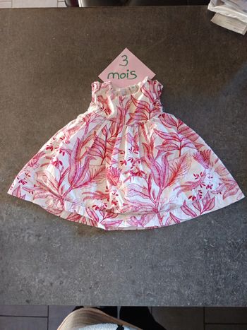 Robe été rouge et blanche 3 mois