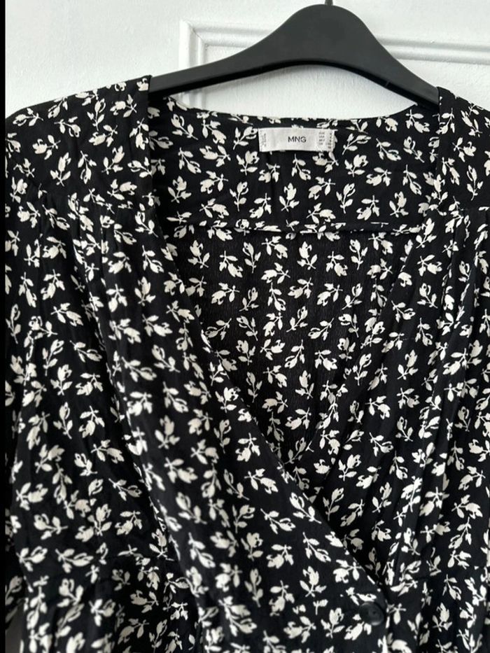 Blouse courte manches 3/4 fleurie noir blanc taille M Mango - photo numéro 2