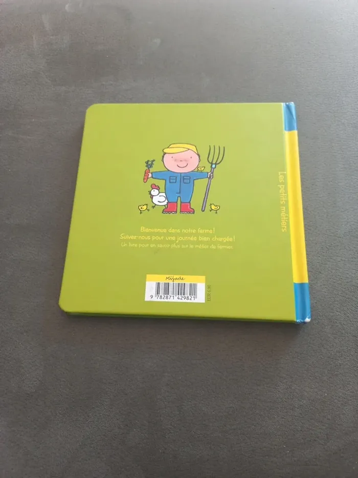 Livre enfant bébé les petits métiers à la ferme - photo numéro 5