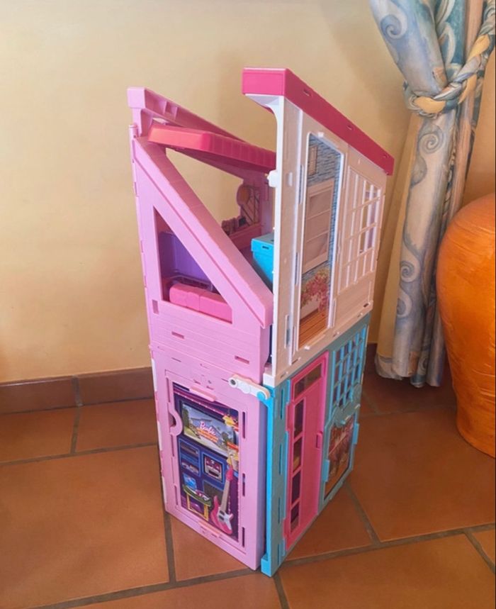 Grande maison Barbie Malibu 2 en 1 beaucoup accessoires en + - photo numéro 8