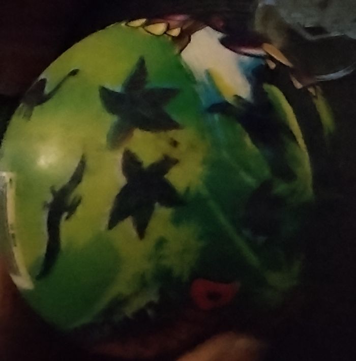 Balle dinosaures en très bon état - photo numéro 3