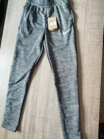 Legging Nike DRI fit 10 ans