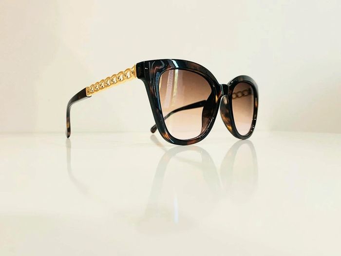 Lunette de soleil femme cats marron écaille verres transparents bras dorés uvprotection catégorie 2 - photo numéro 3