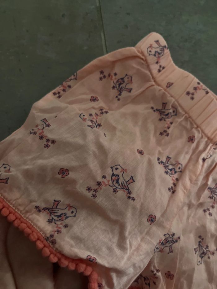 6 mois - pat et ripaton - short oranger et oiseaux - photo numéro 2