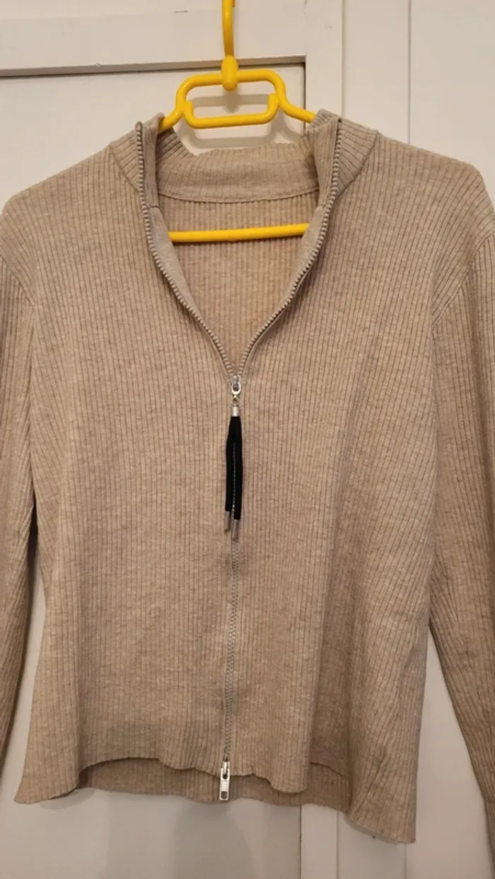 Gilet beige a fermeture eclair - photo numéro 3