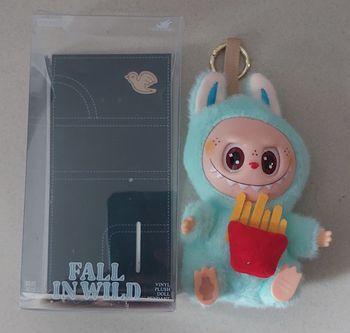 Fall in Wild- figurine collector en peluche et vinyle 