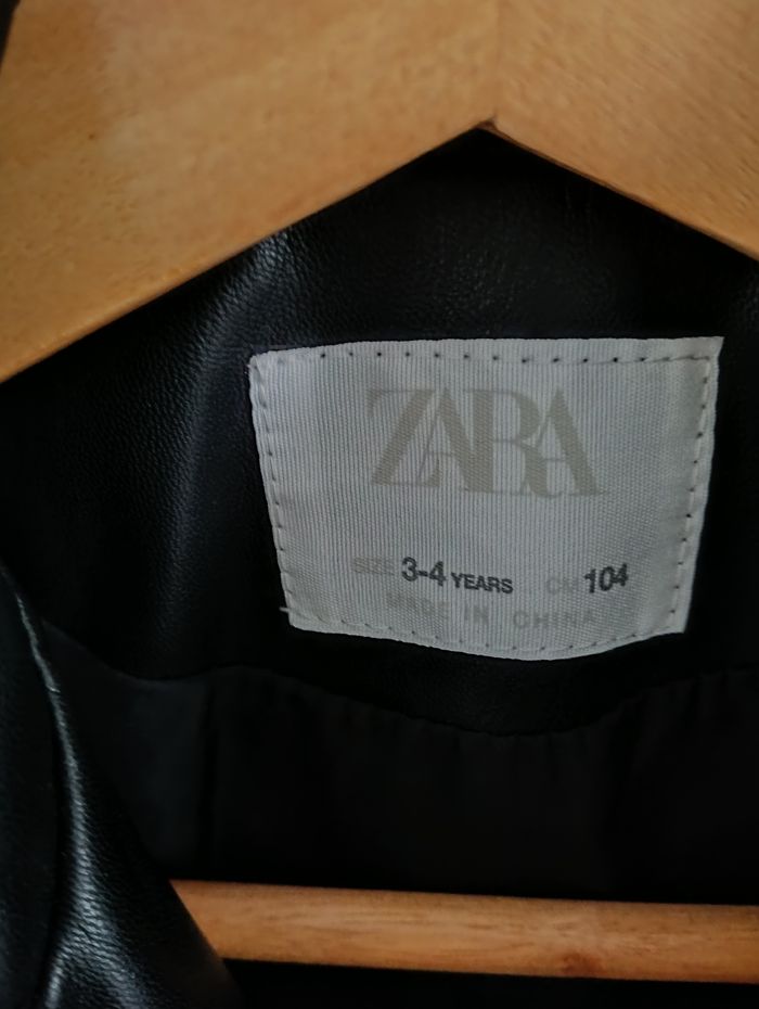 Veste noire similicuir Zara - photo numéro 4