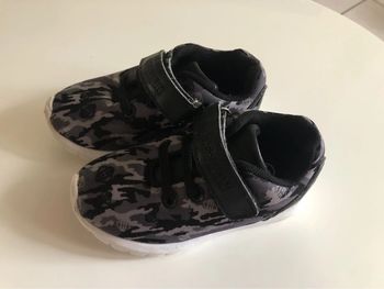 Baskets souples - taille 24