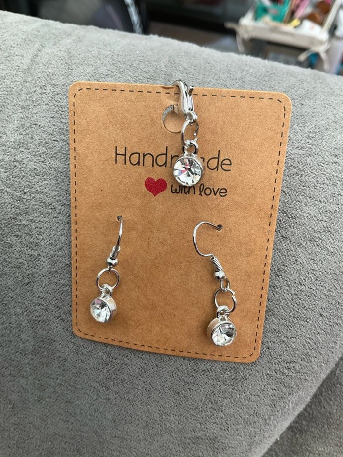 Boucles d’oreille et breloque argentée neuve - photo numéro 2
