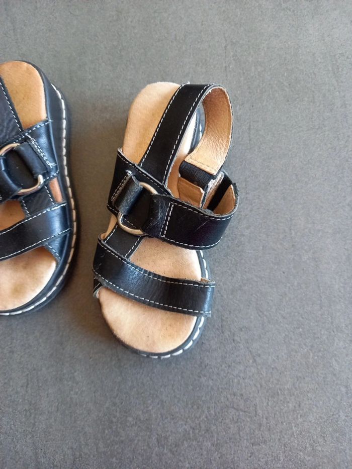 Chaussure fille taille 26 - photo numéro 2