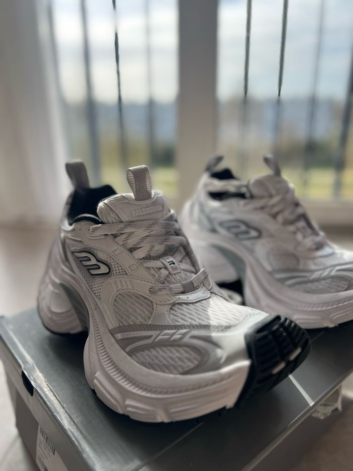 Balenciaga - photo numéro 2