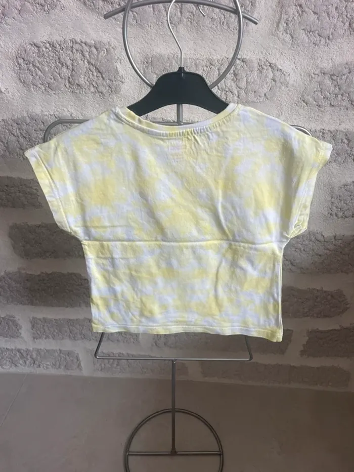 Tee shirt croc top fille le roi lion 6 ans jaune mc disney - photo numéro 2