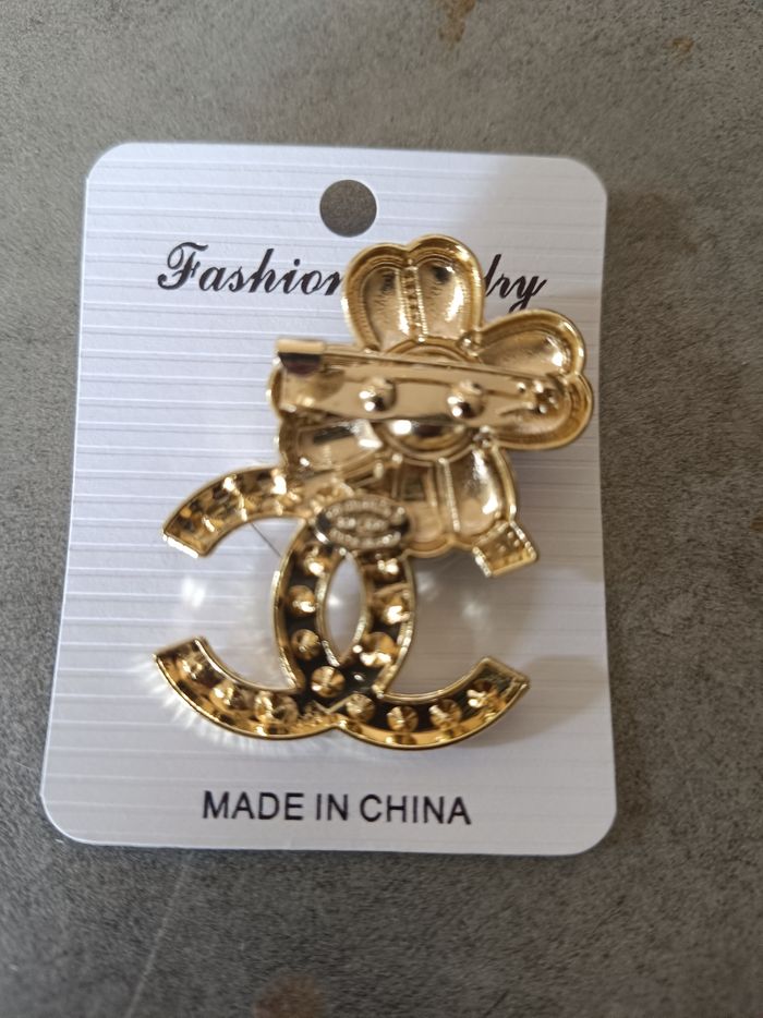 Broche - photo numéro 2