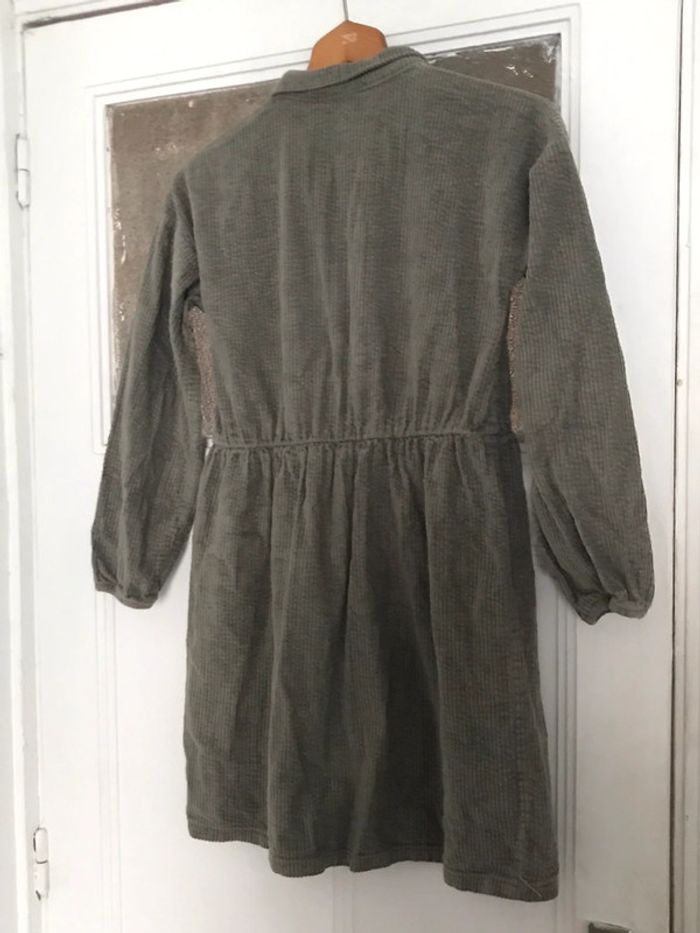 Robe type velour marque kiabi taille 12 ans - photo numéro 11