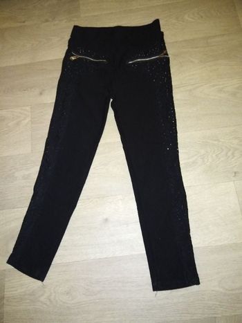 Pantalon noir décos zips strass et dentelle taille 14 ans TBE