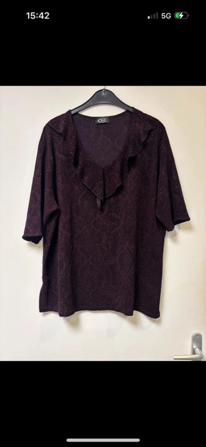Joli haut prune foncé avec brillant Mode Paris taille 52 entre aisselles 64 cm