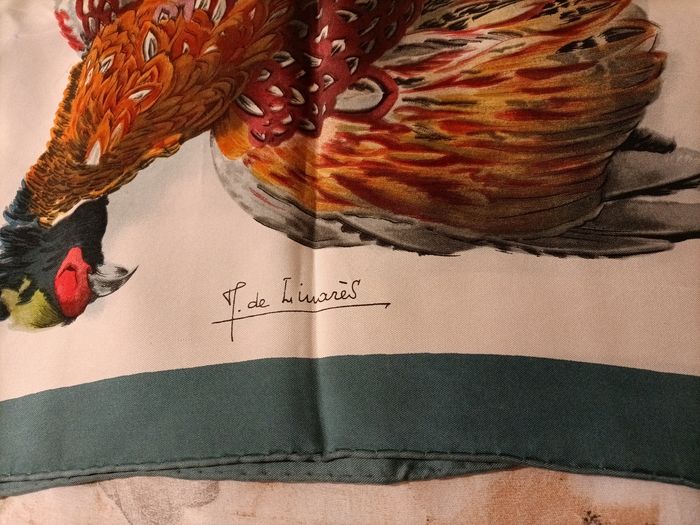 Foulard Hermes en très très bon état - photo numéro 2