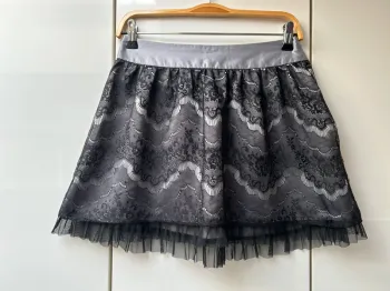 Minijupe noire et grise en dentelle Ici et Maintenant - Taille 36