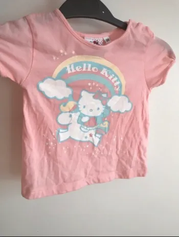 T shirt hello kitty et licorne neuf 6 mois Jamais porté juste lavé