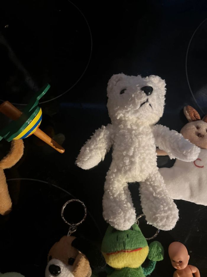 Lot peluches et jouets - photo numéro 3