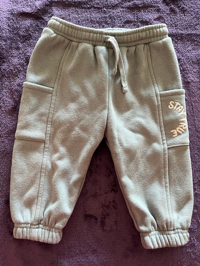 Lot de 3 pantalons bébé taille 9 mois diverses marques - photo numéro 4