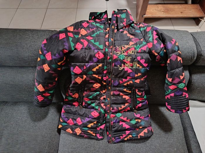 A saisir, doudoune fille taille 11/12 ans  ( Bien lire merci)