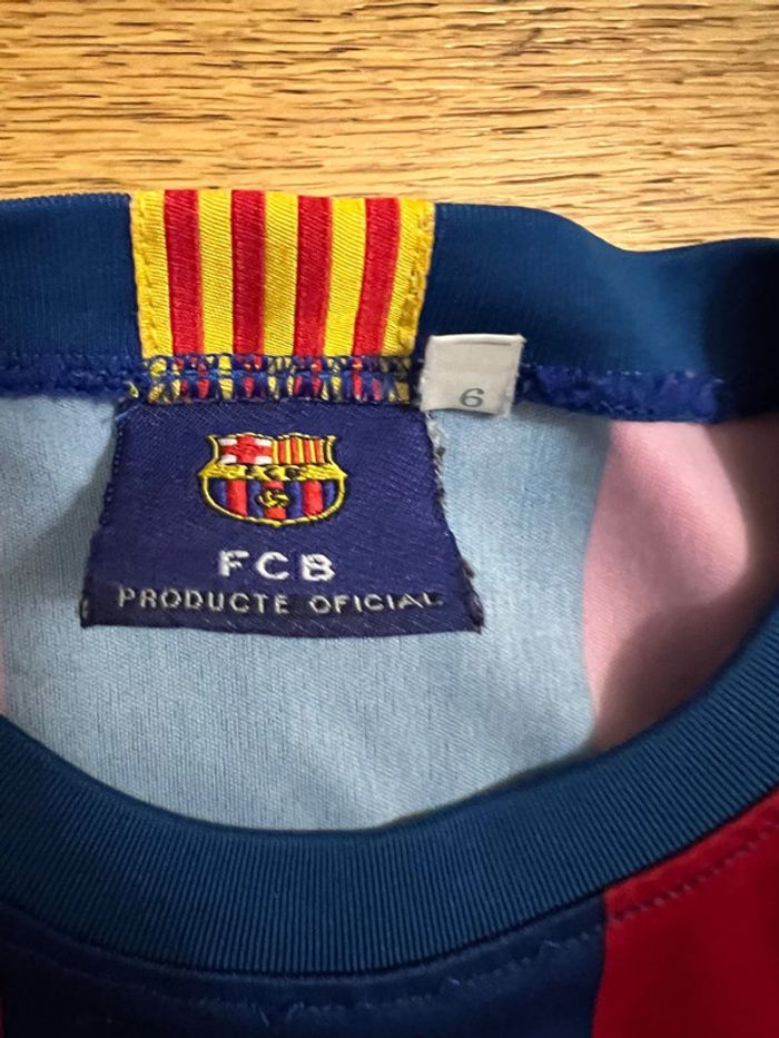 Tee shirt FCB 6 ans - photo numéro 3