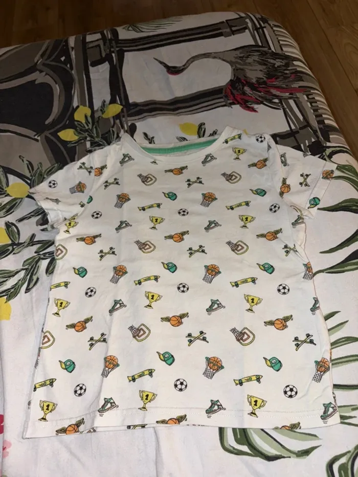 tee shirt