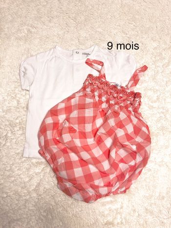 Barboteuse à carreaux et tee shirt blanc 9m