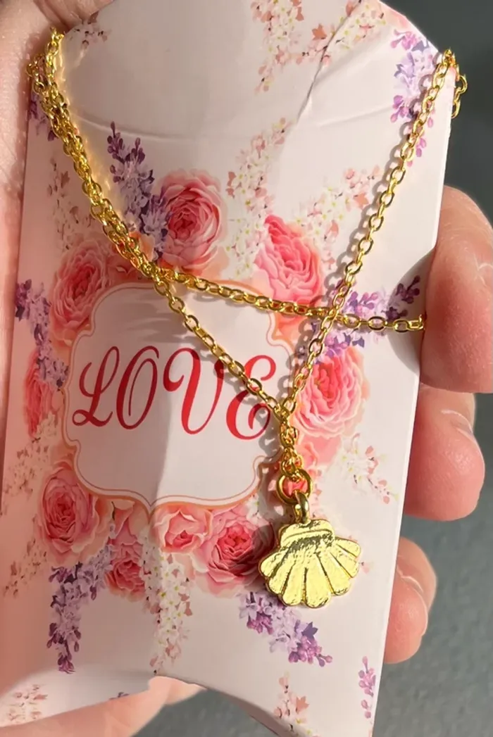 # collier coquillage#