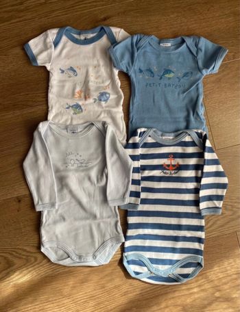 Lot 4 bodys Petit Bateau 3 mois