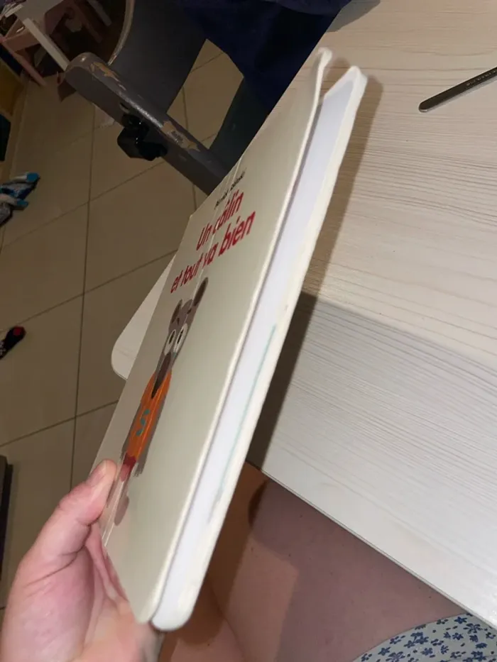 Livre un câlin et tout va bien - photo numéro 3