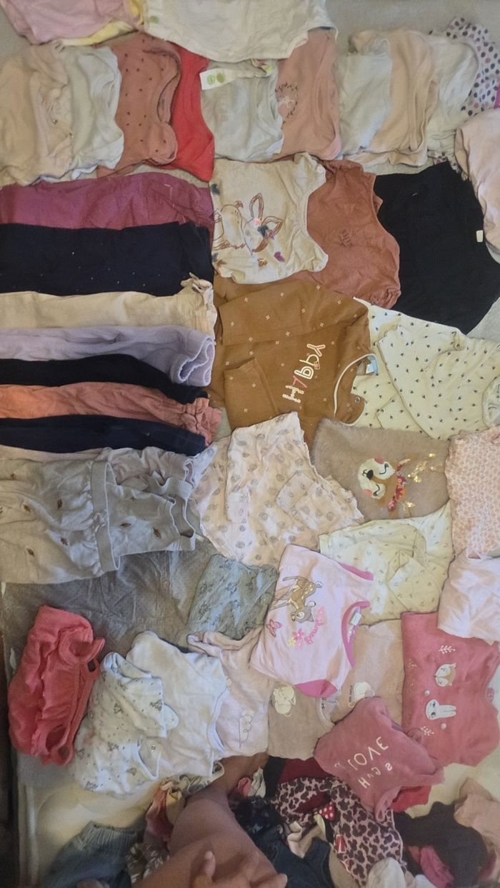 Gros lot vêtements fille automne/hiver 18 mois
