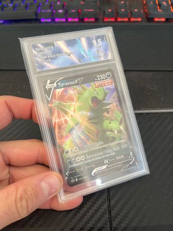 Tyranocif V SWSH109 CA 9.5 de Black Star Promos