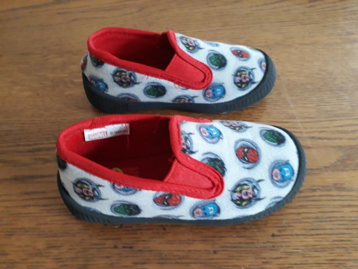Chaussons Marvel  Comics P 25 - photo numéro 2