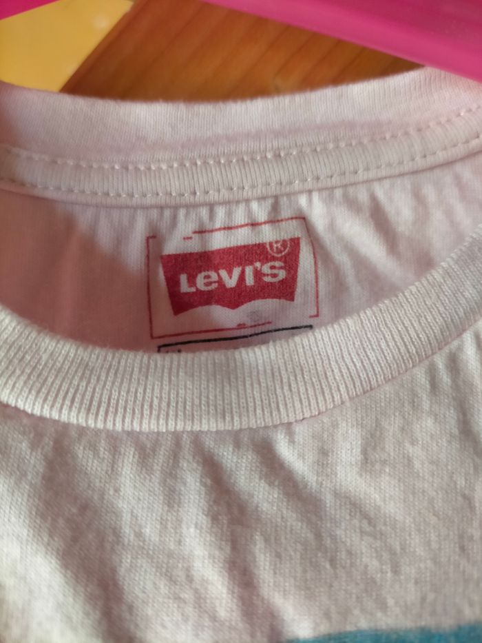 Ravissant tee-shirt Levis 3 ans - photo numéro 2
