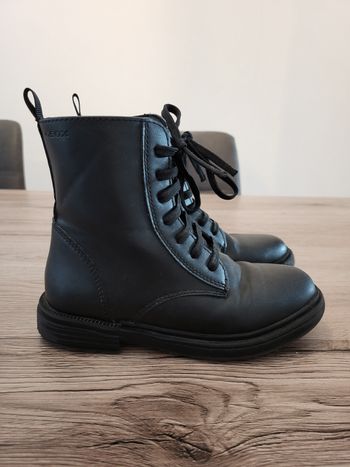 Bottines GEOX cuir noir pointure 29