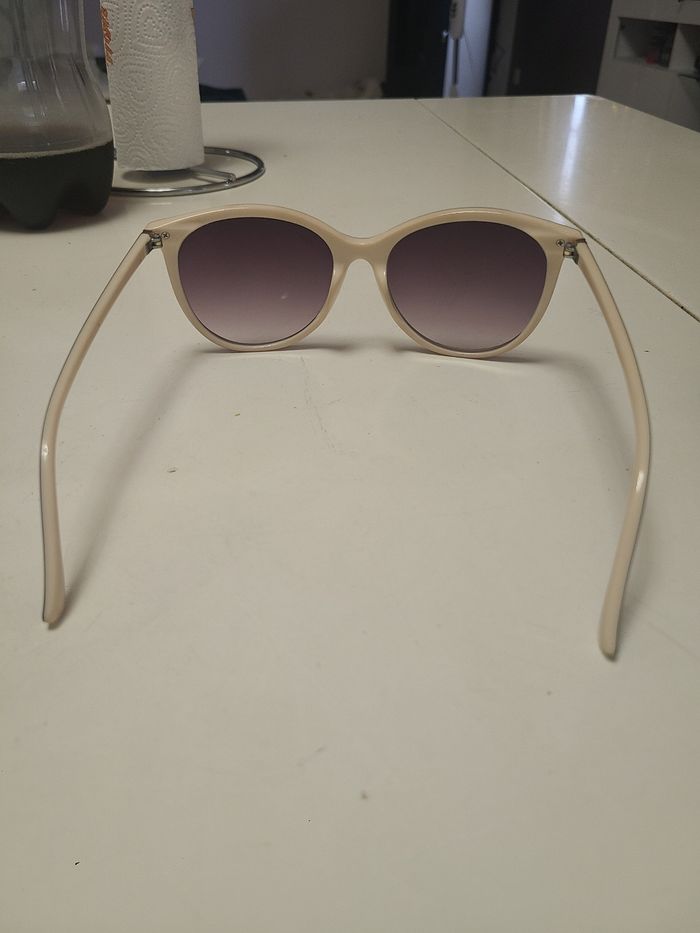 Lunette de soleil - photo numéro 2