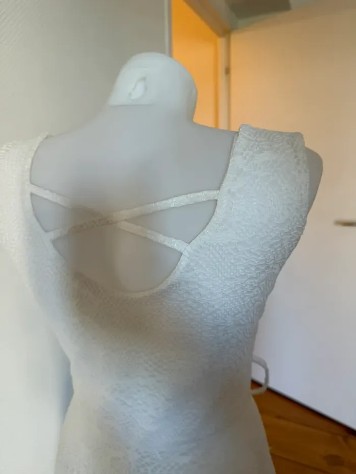 Robe d’été blanche dos nue en très bon état taille 36-38 - photo numéro 5