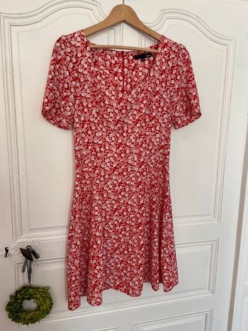 Robe d’été neuve manches courtes col V rouge imprimé fleuri Etam taille 36