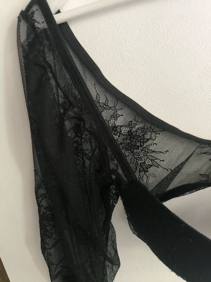 Soutien gorge avec manche noire transparent - photo numéro 4