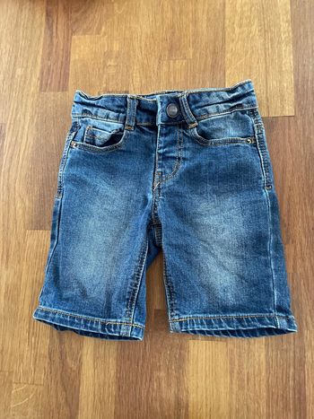 Short 3 ans