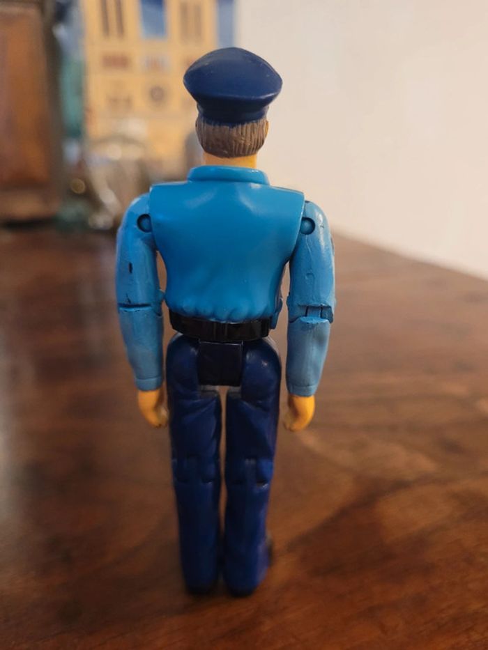 Vends policier vintage 80s - photo numéro 2