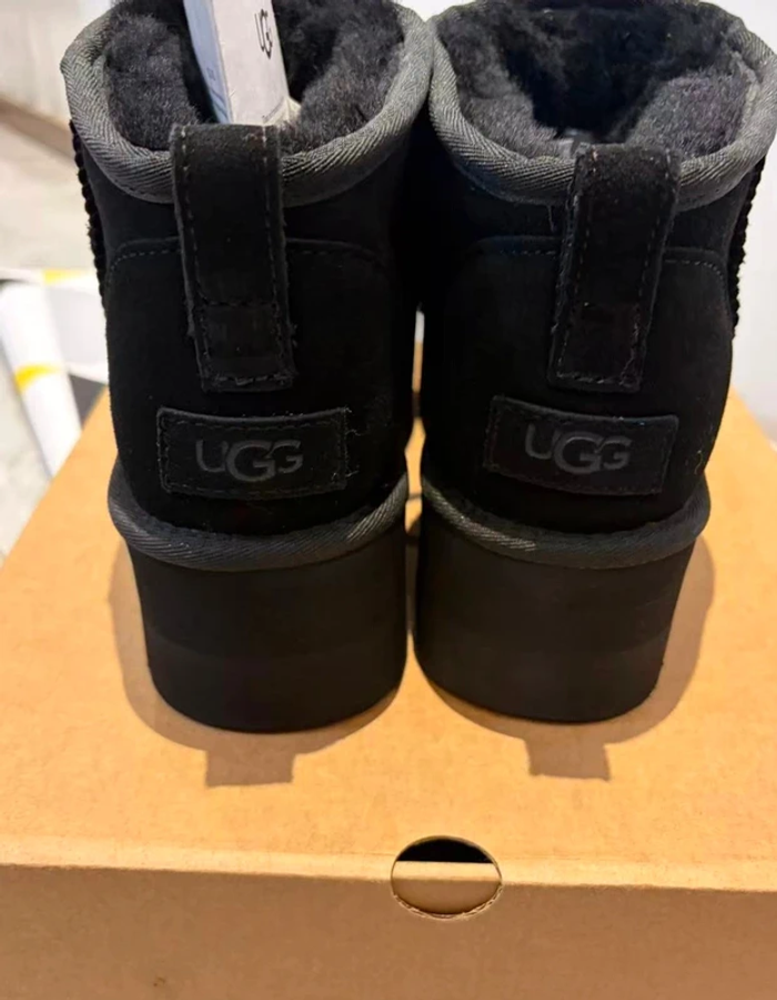 Ugg ultra mini taille 40 - photo numéro 6